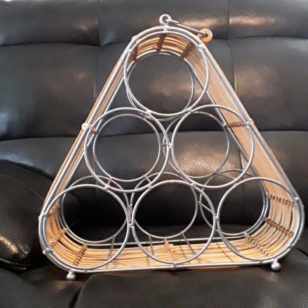 New Without Tags 6 Bottle Rattan Holder